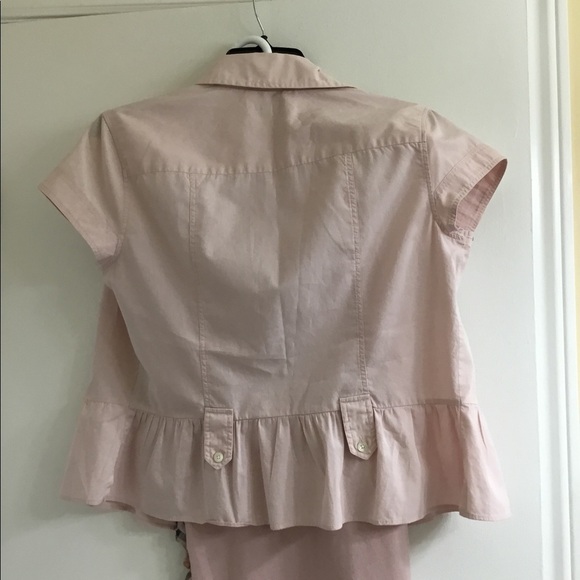 Burberry Short sleeve button front ruffled hem top 🔴 - Picture 5 of 6